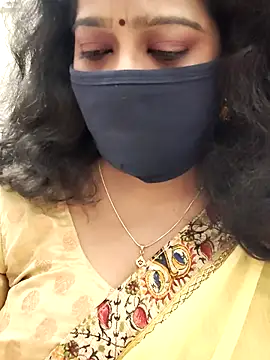 Snapshot of saritha29 chatting on 09.28.25 saritha29 online show from 09.28.25