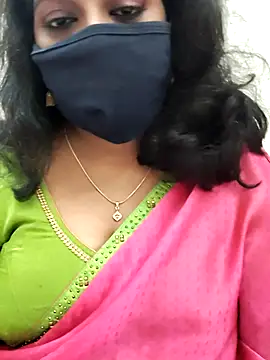 Snapshot of saritha29 chatting on 09.29.25 saritha29 online show from 09.29.25