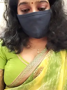 Snapshot of saritha29 chatting on 10.04.25 saritha29 online show from 10.04.25