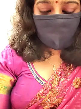 Snapshot of saritha29 chatting on 10.05.25 saritha29 online show from 10.05.25