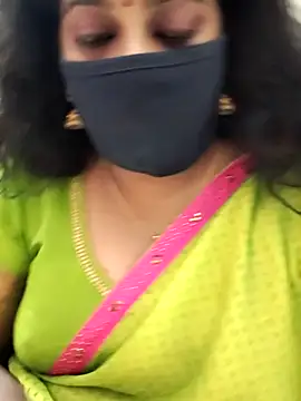 Snapshot of saritha29 chatting on 10.11.25 saritha29 online show from 10.11.25