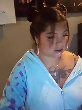 snow belle online show from 10.21.25