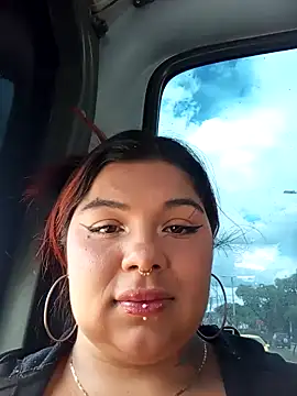 snow belle online show from 10.26.25