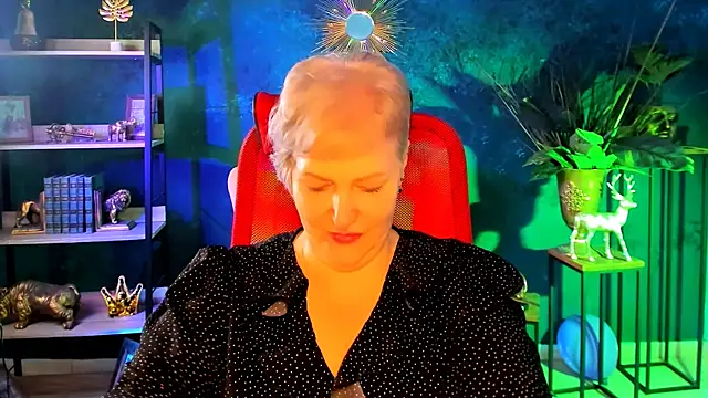 MaryMogan online show from 11.25.25