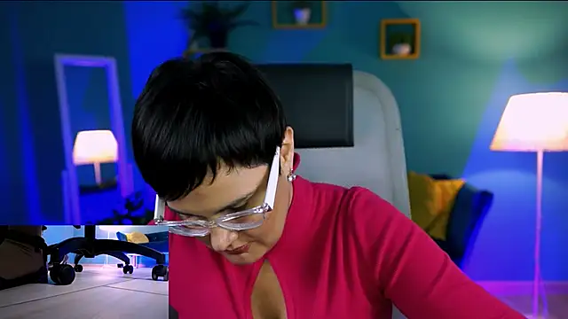 LauraDavidsons online show from 12.14.25