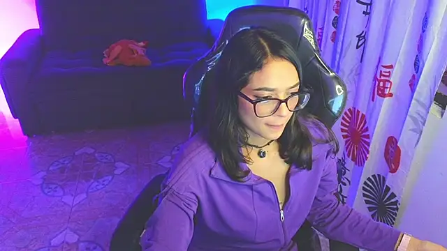 Snapshot of Gia_flame_ chatting on 09.19.25 Gia flame  online show from 09.19.25