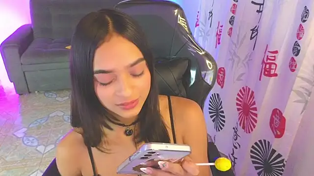 Snapshot of Gia_flame_ chatting on 09.24.25 Gia flame  online show from 09.24.25