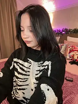 YourLittleDevil online show from 12.21.25