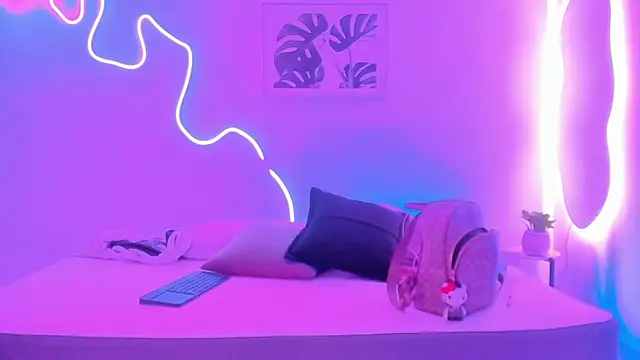 Emilywillis8 online show from 11.14.25