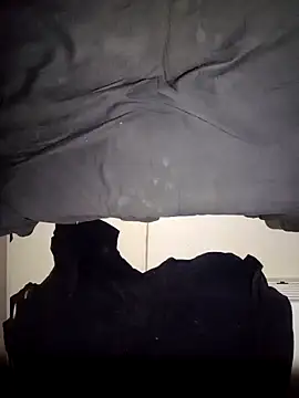 Snapshot of Rolinha10cm chatting on 10.27.25 Rolinha10cm online show from 10.27.25