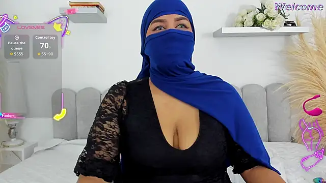 Snapshot of Kadira_ chatting on 10.04.25 Kadira online show from 10.04.25