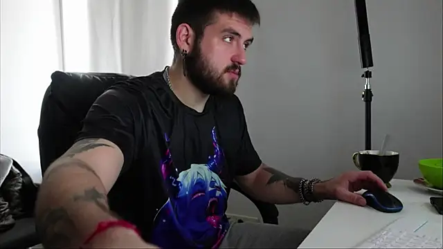 Snapshot of Mike_Platano chatting on 10.01.25 Mike Platano online show from 10.01.25