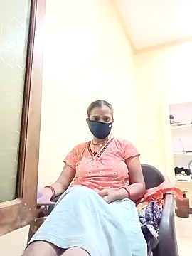 Snapshot of malteejat chatting on 09.25.25 malteejat online show from 09.25.25