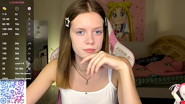 VibeQueenLucy online show from 11.06.25