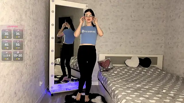 FakeLamb online show from 11.05.25