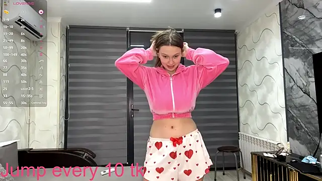 Snapshot of CharlynDini chatting on 10.24.25 CharlynDini online show from 10.24.25
