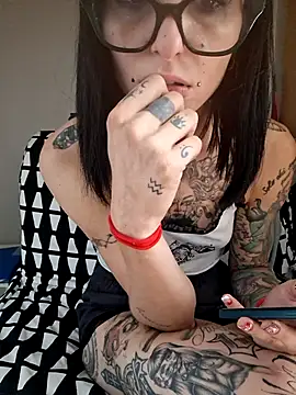 Snapshot of Gemmaviola chatting on 09.16.25 Gemmaviola online show from 09.16.25