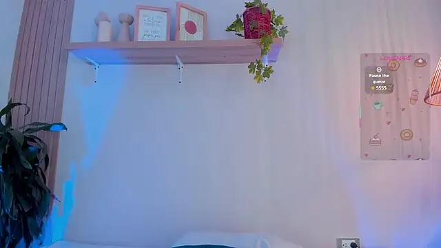 Cristalfoxy  online show from 11.24.25