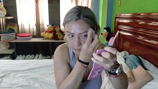 Snapshot of _Charlize_theron_ chatting on 07.16.26 Charlize theron online show from 07.16.26