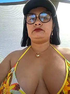 Snapshot of Milagros-hot chatting on 10.19.25 Milagros-hot online show from 10.19.25