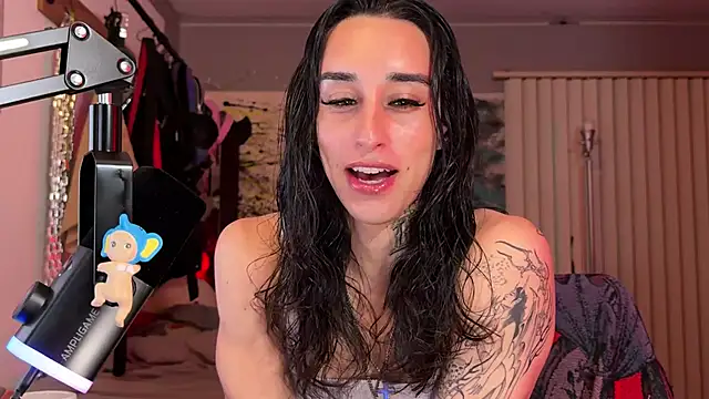 Snapshot of xoFrankie chatting on 07.19.26 xoFrankie online show from 07.19.26