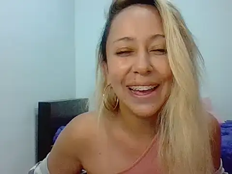 Snapshot of leah_susman chatting on 09.12.25 leah susman online show from 09.12.25