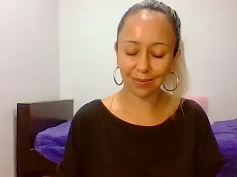 Snapshot of leah_susman chatting on 09.19.25 leah susman online show from 09.19.25