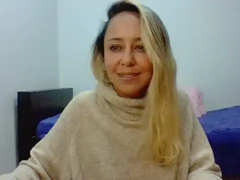 Snapshot of leah_susman chatting on 09.26.25 leah susman online show from 09.26.25