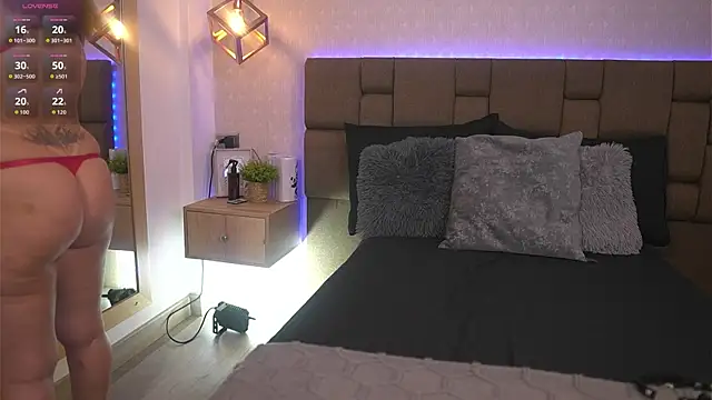 Julieth Rojas online show from 04.14.26