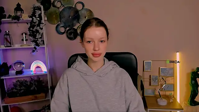 Snapshot of khloebeauty chatting on 05.11.26 khloebeauty online show from 05.11.26