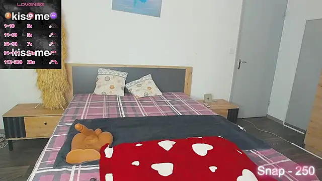 EvaLone1 online show from 09.19.25