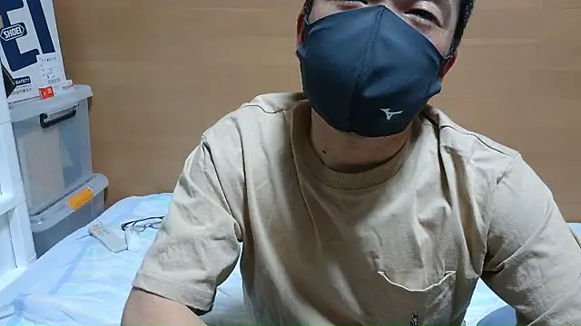 erosuke9 online show from 04.02.26