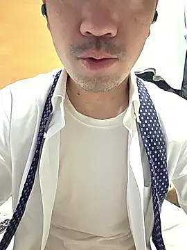 Snapshot of erosuke9 chatting on 04.27.26 erosuke9 online show from 04.27.26