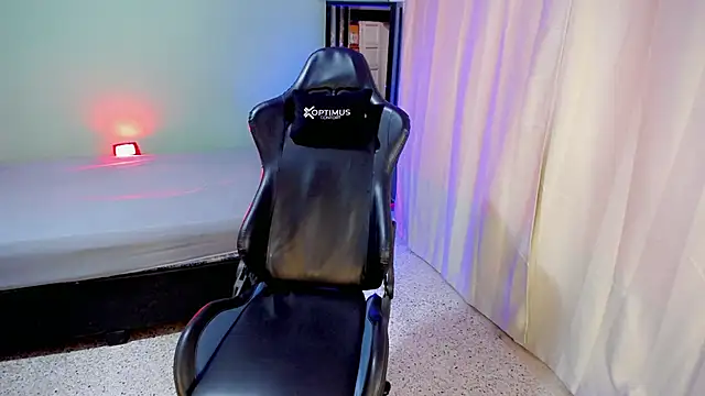 dilan hott  online show from 10.06.25