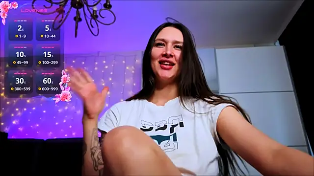 Veronica Larsson online show from 04.04.26