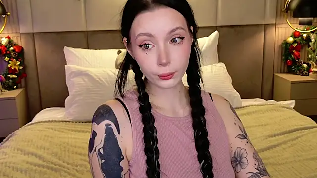 Goldy Stark online show from 12.19.25