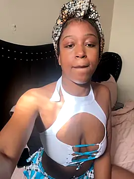 Snapshot of Realpr3ttydior chatting on 11.13.25 Realpr3ttydior online show from 11.13.25