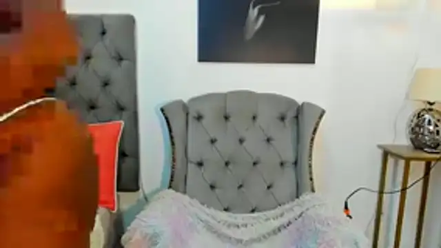 nahiroby ebony online show from 10.16.25