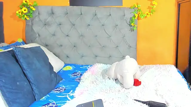 Snapshot of nahiroby_ebony chatting on 07.15.26 nahiroby ebony online show from 07.15.26