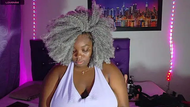 Snapshot of ebony_NeighborMoans chatting on 04.22.26 ebony NeighborMoans online show from 04.22.26