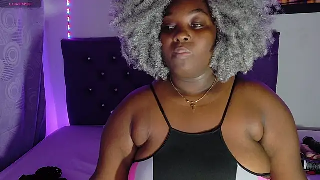 Snapshot of ebony_NeighborMoans chatting on 04.24.26 ebony NeighborMoans online show from 04.24.26