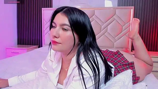 MiaaFarrel online show from 09.27.25