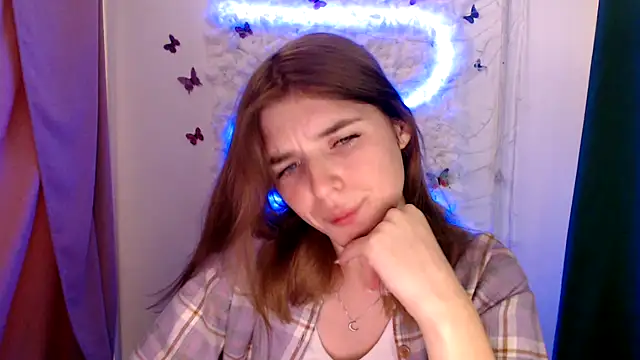 JuiceLips   online show from 09.23.25