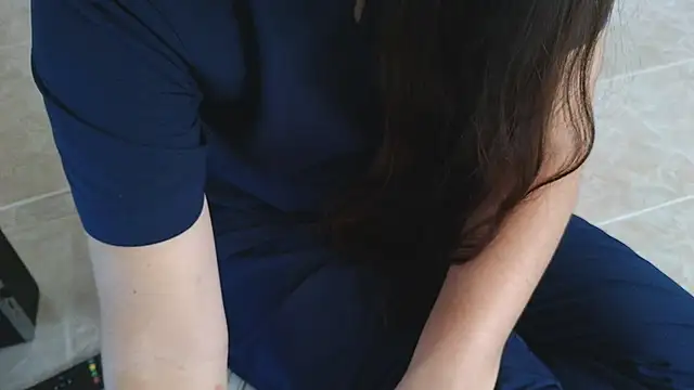 Snapshot of crystal_rox chatting on 09.12.25 crystal rox online show from 09.12.25