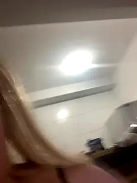 Snapshot of loiragoxtosinnha chatting on 09.10.25 loiragoxtosinnha online show from 09.10.25