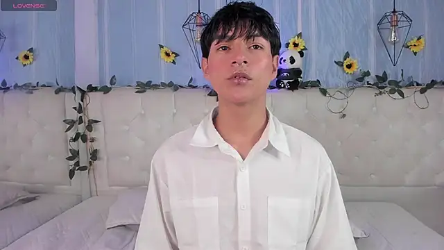 AleAurarashi online show from 12.05.25