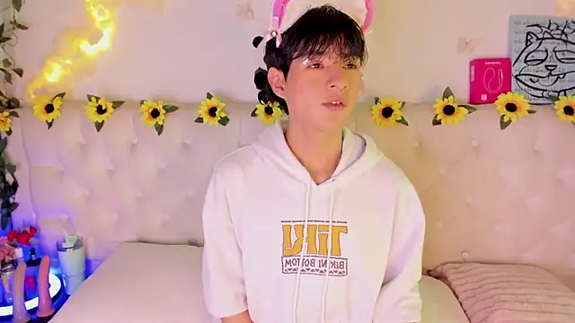 AleAurarashi online show from 02.24.26