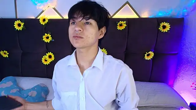 AleAurarashi online show from 04.18.26