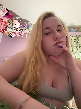 Snapshot of imawhorenslut19 chatting on 04.15.26 imawhorenslut19 online show from 04.15.26