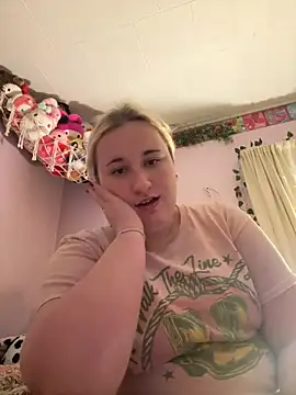 Snapshot of imawhorenslut19 chatting on 04.28.26 imawhorenslut19 online show from 04.28.26